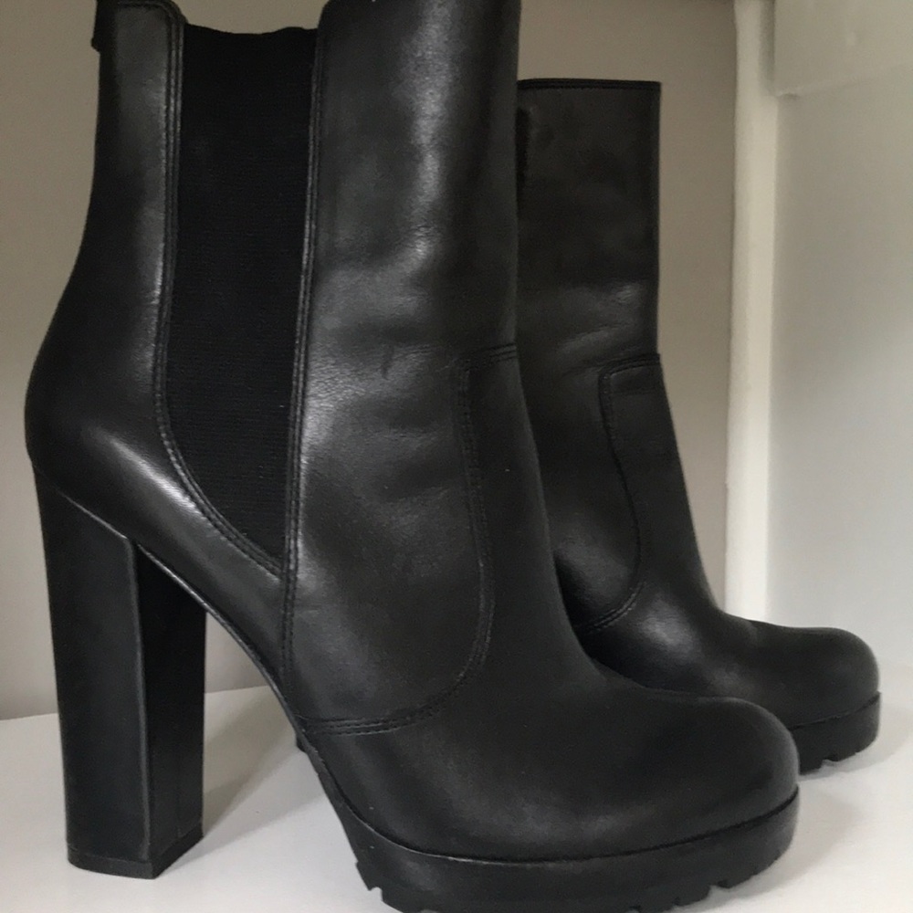 Vince Camuto Boots NWOT